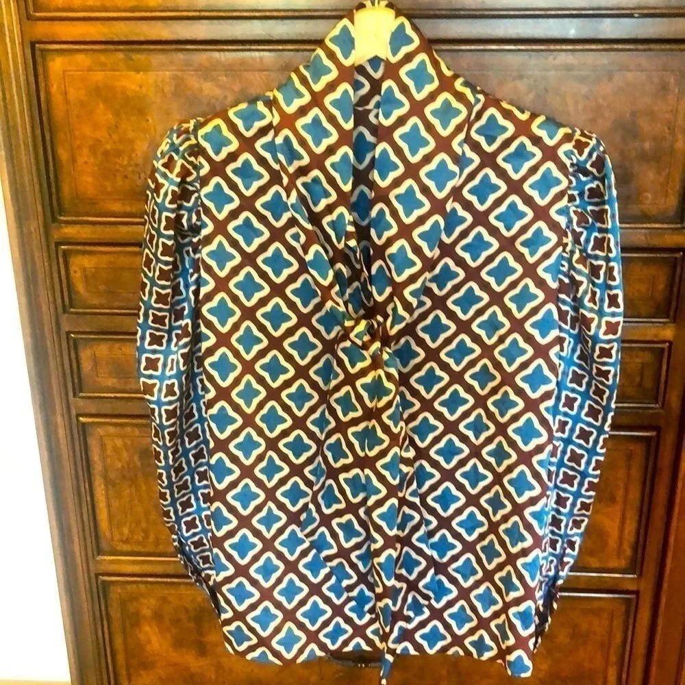 3/$15 Brown and blue cool top